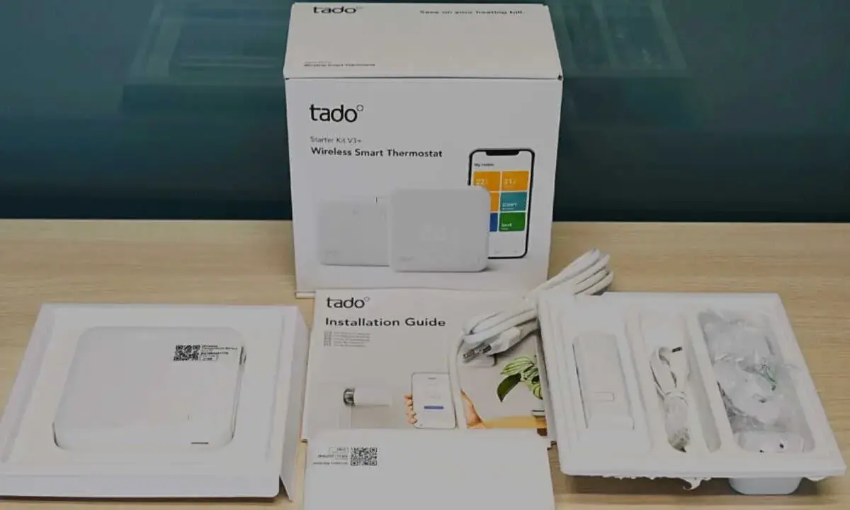 Kit de thermostat connecté Tado, prêt à installer pour une maison plus intelligente et des économies d'énergie.