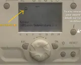 Panneau de contrôle d'une pompe à chaleur unité intérieure affichant une erreur de sonde de température extérieure.