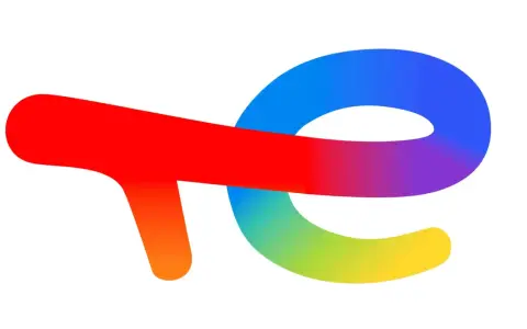 Le logo de cee total energie, un ruban multicolore rouge, orange, jaune, vert, bleu et violet, forme un "T" et un "E" stylisés.