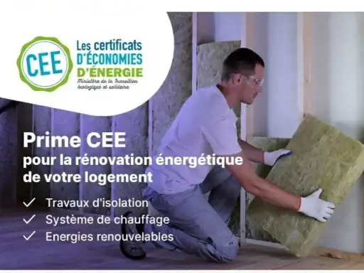 Un ouvrier installe de l'isolant dans un mur. La prime CEE aide à la rénovation énergétique de votre logement.