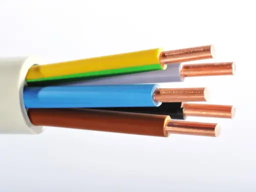 Câble électrique multiconducteur avec fils de cuivre apparents. Utile pour déterminer quelle section câble pour PAC 11 kW.
